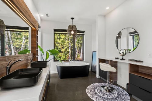 Salle de bains - 10 Av. D'Anjou, Estérel, QC 