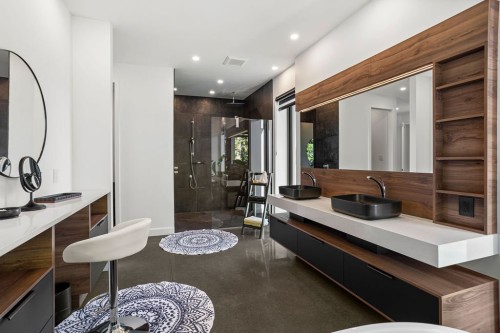 Salle de bains - 10 Av. D'Anjou, Estérel, QC 