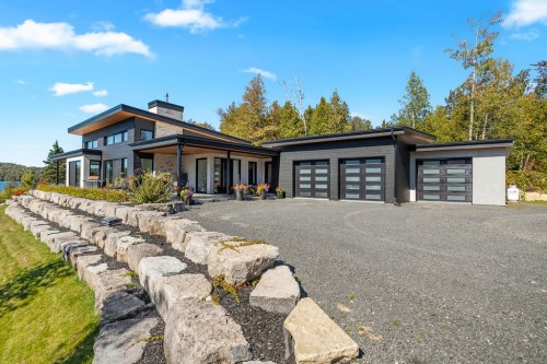 Façade - 10 Av. D'Anjou, Estérel, QC 