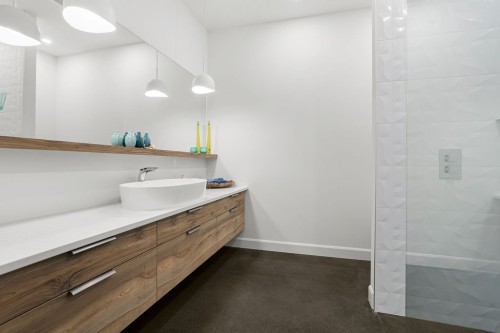 Salle de bains - 10 Av. D'Anjou, Estérel, QC 