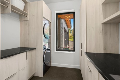 Salle de lavage - 10 Av. D'Anjou, Estérel, QC 