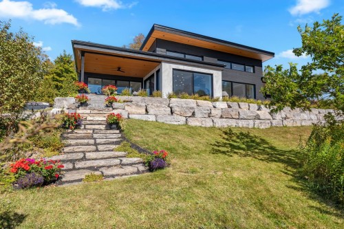 Extérieur - 10 Av. D'Anjou, Estérel, QC 