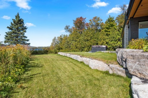 Extérieur - 10 Av. D'Anjou, Estérel, QC 