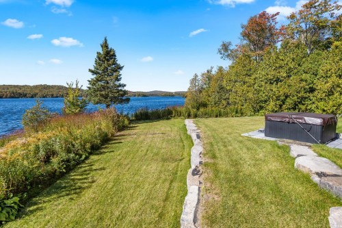 Extérieur - 10 Av. D'Anjou, Estérel, QC 