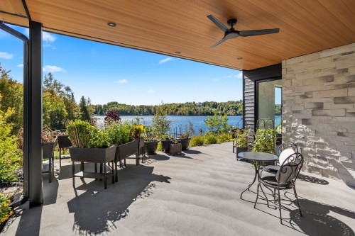 Extérieur - 10 Av. D'Anjou, Estérel, QC 