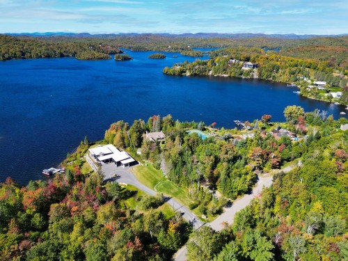 Extérieur - 10 Av. D'Anjou, Estérel, QC 