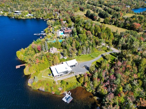 Extérieur - 10 Av. D'Anjou, Estérel, QC 