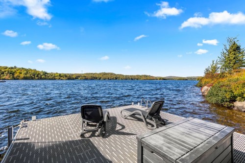 Extérieur - 10 Av. D'Anjou, Estérel, QC 