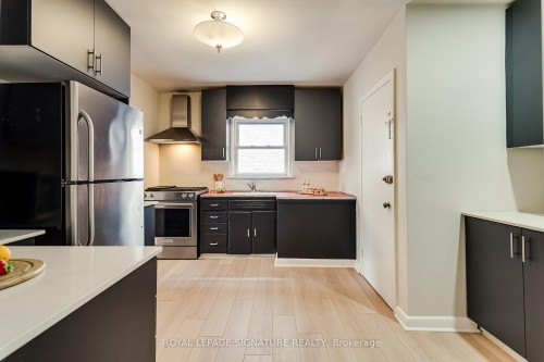 32 Wigan Crescent, Toronto, ON 