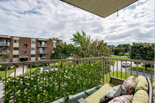 Balcon - 201-1240 Rue Conefroy, Longueuil (Le Vieux-Longueuil), QC 
