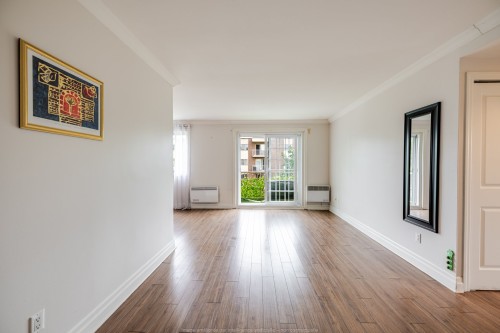 Salon - 201-1240 Rue Conefroy, Longueuil (Le Vieux-Longueuil), QC 