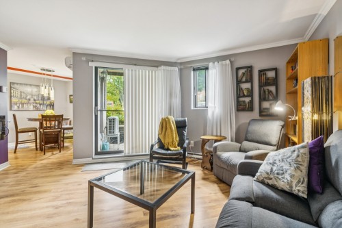 Salon - 2-12840 Rue De Montigny, Montréal (Rivière-Des-Prairies/Pointe-Aux-Trembles), QC 