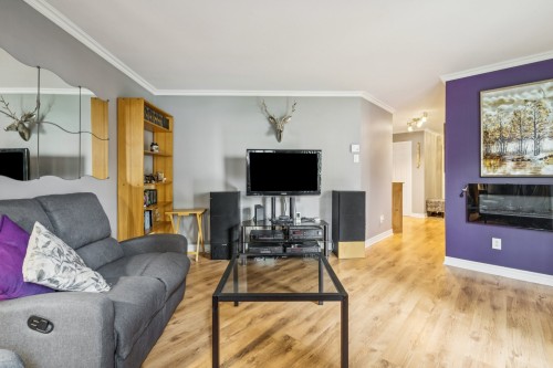 Salon - 2-12840 Rue De Montigny, Montréal (Rivière-Des-Prairies/Pointe-Aux-Trembles), QC 