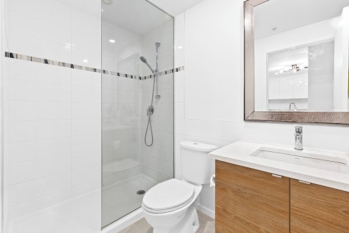 Salle de bains - 402-5265 Av. De Courtrai, Montréal (Côte-Des-Neiges/Notre-Dame-De-Grâce), QC 