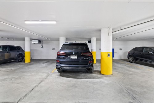 Stationnement - 402-5265 Av. De Courtrai, Montréal (Côte-Des-Neiges/Notre-Dame-De-Grâce), QC 