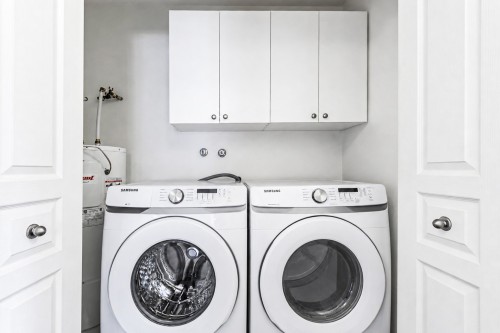 Salle de lavage - 205-100 Rue Barnett, Dollard-Des-Ormeaux, QC 