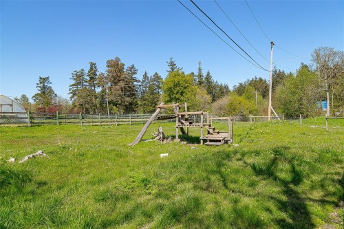 1899 John Rd, North Saanich, BC 