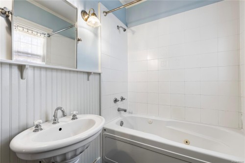 1360 Lang St, Victoria, BC 