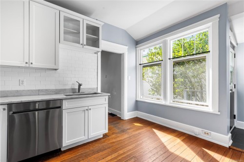 1360 Lang St, Victoria, BC 