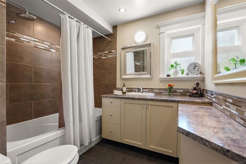 1111 Caledonia Ave, Victoria, BC 