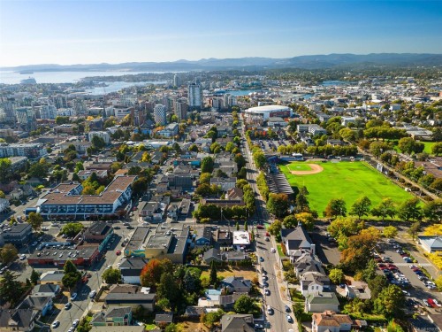 1111 Caledonia Ave, Victoria, BC 