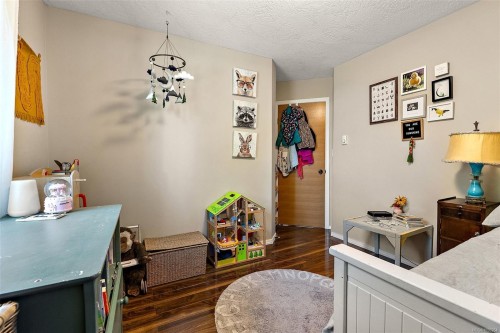 1109 Caledonia Ave, Victoria, BC 