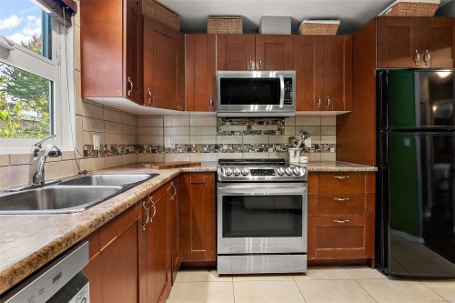 1109 Caledonia Ave, Victoria, BC 