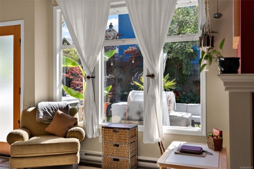 1109 Caledonia Ave, Victoria, BC 