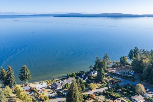 3809 Gardner Rd West, Saltair, BC 
