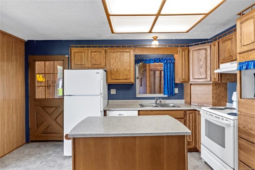 3809 Gardner Rd West, Saltair, BC 