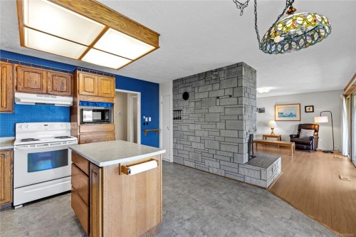 3809 Gardner Rd West, Saltair, BC 
