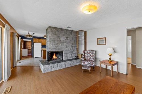 3809 Gardner Rd West, Saltair, BC 