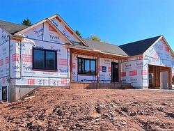 91 Pioneer AVE Quispamsis, NB E2G 0B6