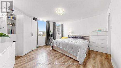 802 - 3650 Kaneff Crescent, Mississauga, ON 