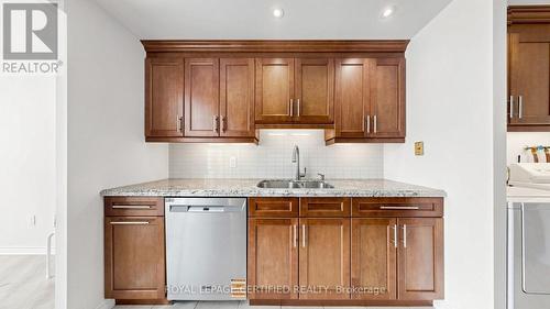 802 - 3650 Kaneff Crescent, Mississauga, ON 