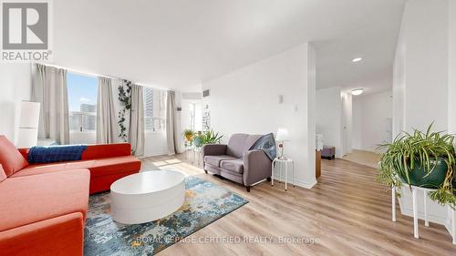 802 - 3650 Kaneff Crescent, Mississauga, ON 