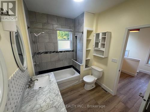 390 George Street, Sarnia, ON 