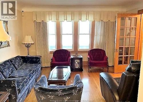 972 PARENT , Windsor, Ontario N9A 2E3 3