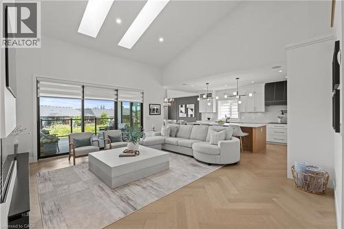 55 Swan Avenue, Fonthill, ON 