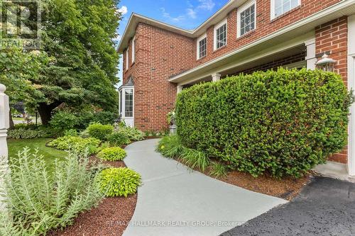 1348 Turner Crescent, Ottawa, ON 