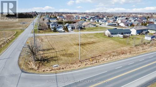 1 Lori Lane, North Dundas, ON 