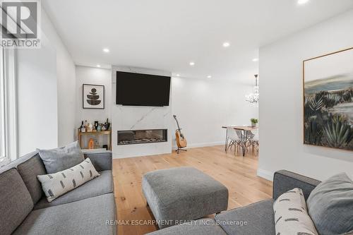 3368 Guildwood Drive, Burlington, ON 