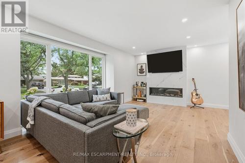 3368 Guildwood Drive, Burlington, ON 