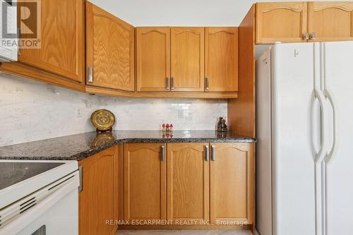 Kitchen - 245 Centennial Forest Drive, Milton, ON 