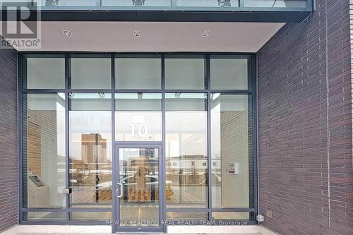 608 - 10 GIBBS ROAD , Toronto, Ontario M9B 0E3 4