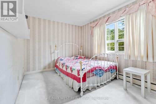 1758 Rhodes Crescent, Ottawa, ON 