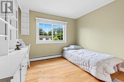 1758 Rhodes Crescent, Ottawa, ON 