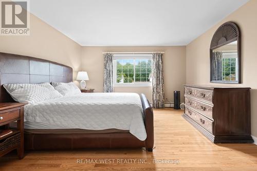 1758 Rhodes Crescent, Ottawa, ON 