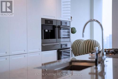 5508 - 180 UNIVERSITY AVENUE , Toronto, Ontario M5H 0A2 5