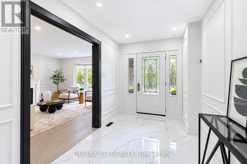 4 Simmons Crescent, Aurora, ON 